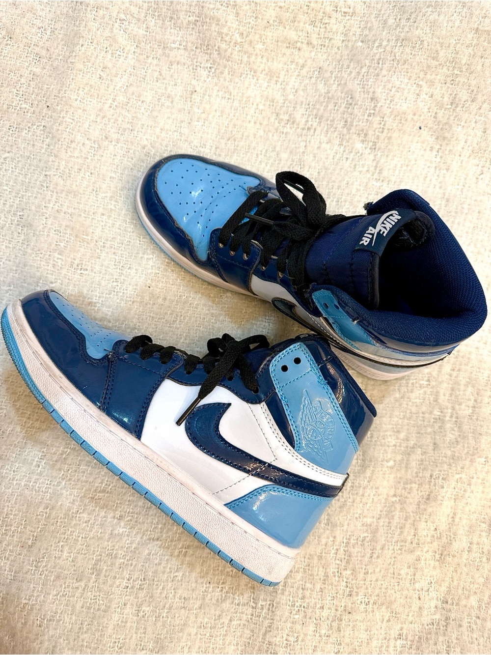 5.5 BOYS Nike Kids AIR JORDAN 1 Mid - Navy & Light Blue BARELY USED